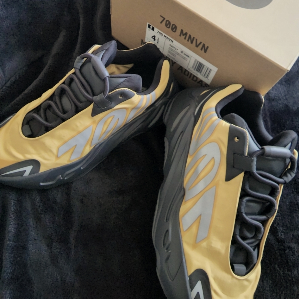 Yeezy 700 Honey Flux